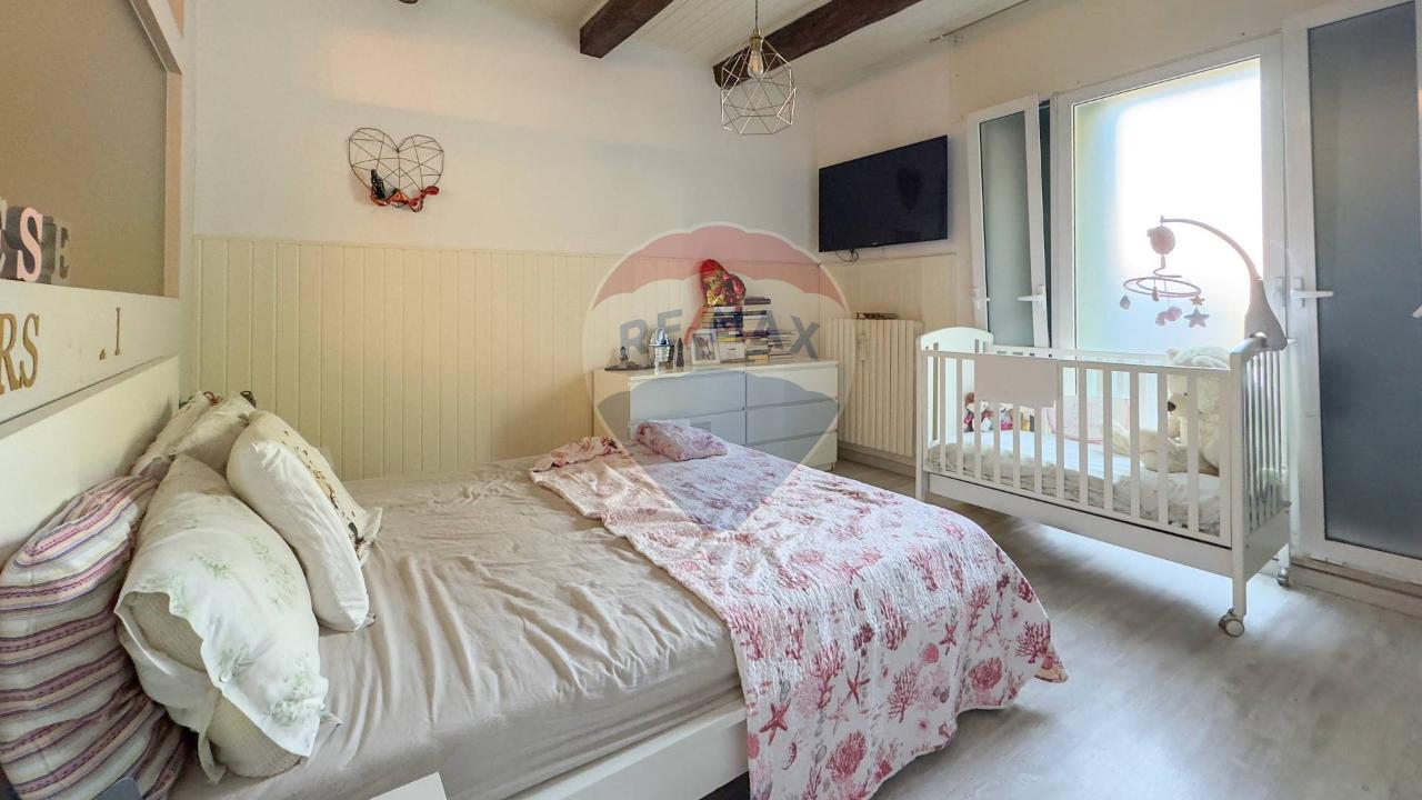 4 rooms Apartment in Jesi, Italy No. 1803