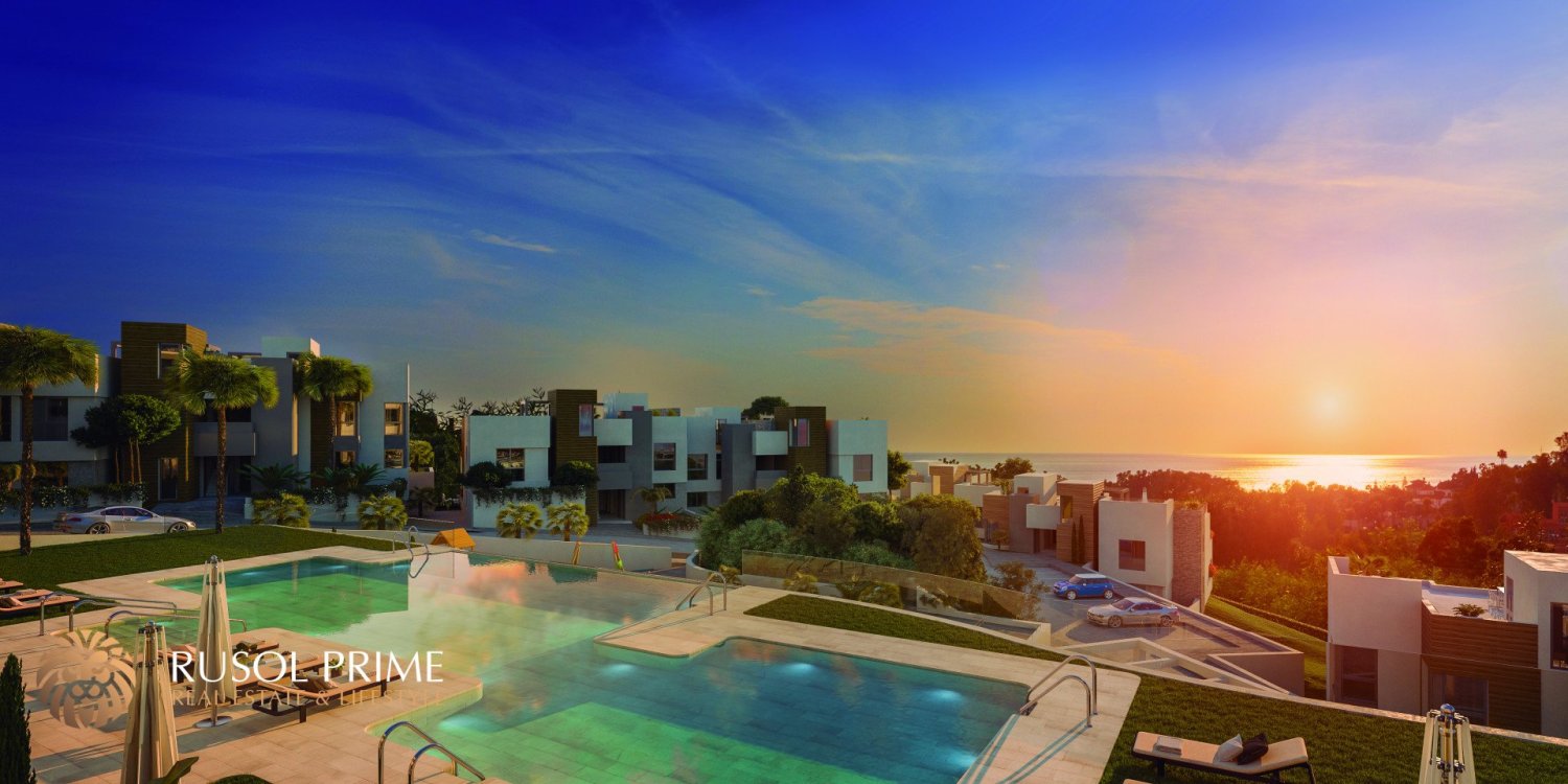 4 bedrooms Apartment in Marbella, Spain No. 1400