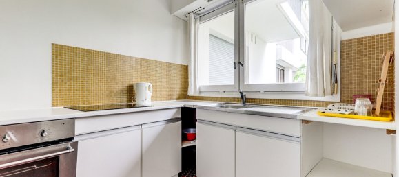 Studio in Paris, France No. 174994 3