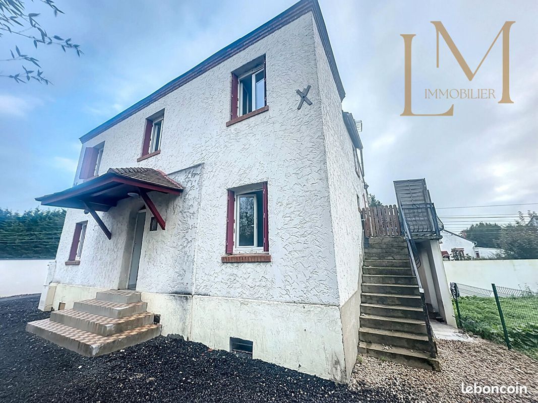 Apartamento de 5 dormitorios en Orleans, France No. 227305