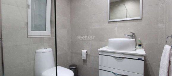 Apartamento de 2 dormitorios en Pembroke, Malta No. 7002 11