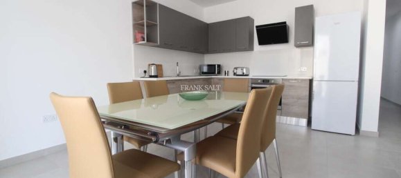 Apartamento de 2 dormitorios en Pembroke, Malta No. 7002 4