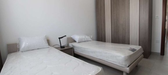 Apartamento de 2 dormitorios en Pembroke, Malta No. 7002 8