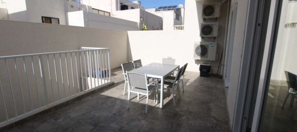 Apartamento de 2 dormitorios en Pembroke, Malta No. 7002 14