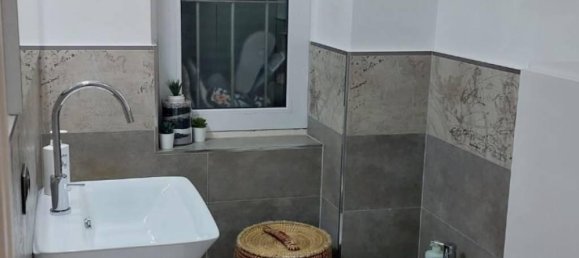 4 rooms Apartment in Carrara, Italy No. 109094 9