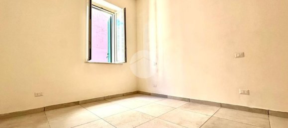 1 bedroom Apartment in Naples, Italy No. 316228 3
