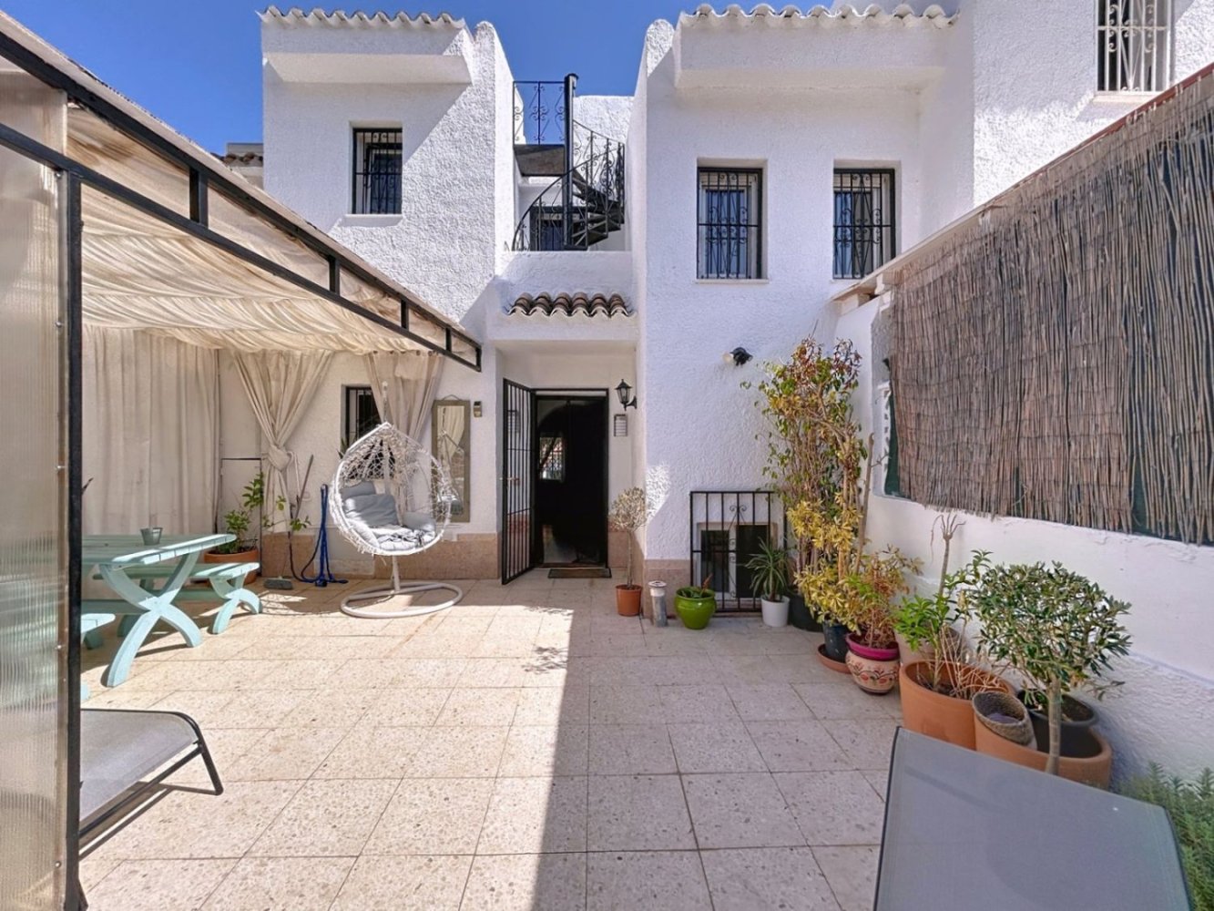 5 bedrooms House in La Nucia, Spain No. 235859