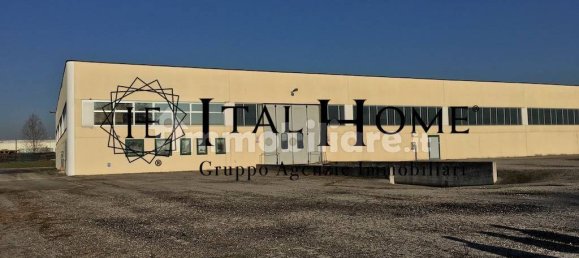 مستودع في Valmadrera, Italy 1370متر مربع رقم 5489 7