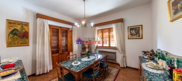 Casa de 6 habitaciónes en Pescia, Italy No. 65938 2