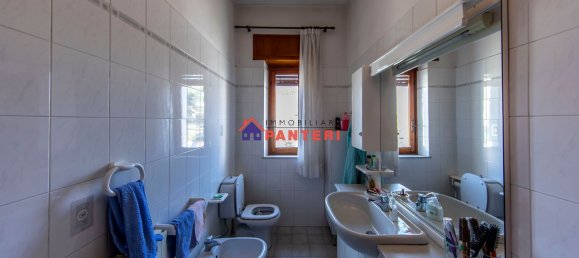 Casa de 6 habitaciónes en Pescia, Italy No. 65938 22