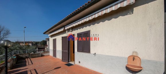 Casa de 6 habitaciónes en Pescia, Italy No. 65938 5