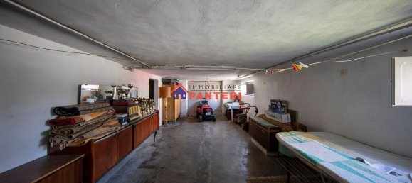 Casa de 6 habitaciónes en Pescia, Italy No. 65938 31