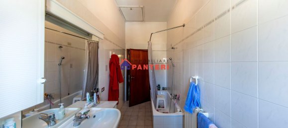 Casa de 6 habitaciónes en Pescia, Italy No. 65938 23