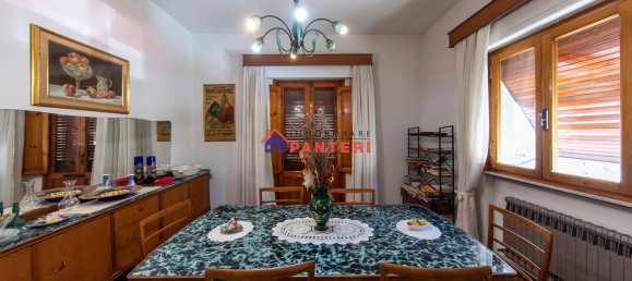 Casa de 6 habitaciónes en Pescia, Italy No. 65938 8