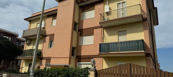 3 rooms Apartment in Pomezia, Italy No. 19206 3