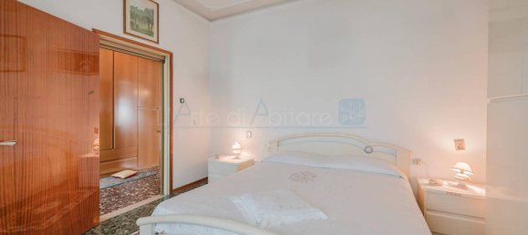 3 bedrooms Villa in Mira, Italy No. 277185 16