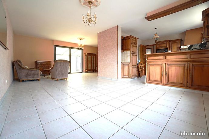 3 bedrooms House in Le Mans, France No. 315128