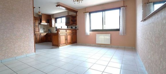 3 bedrooms House in Le Mans, France No. 315128 2