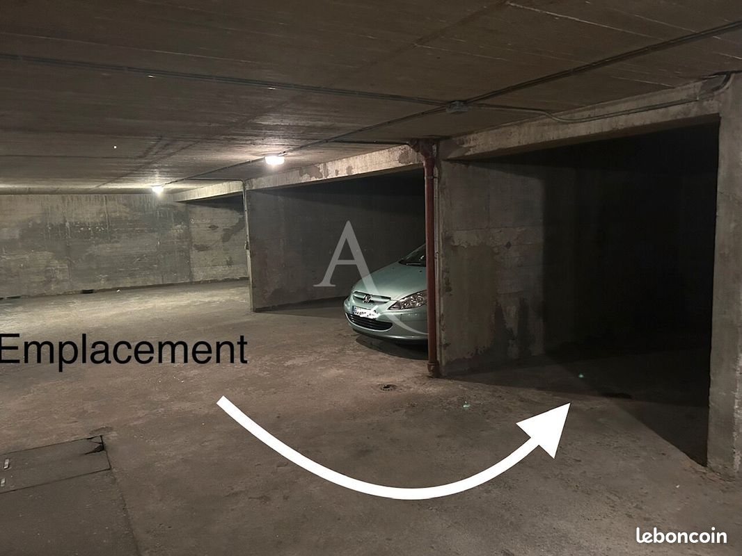 1 room Parking in Paris, France No. 188832