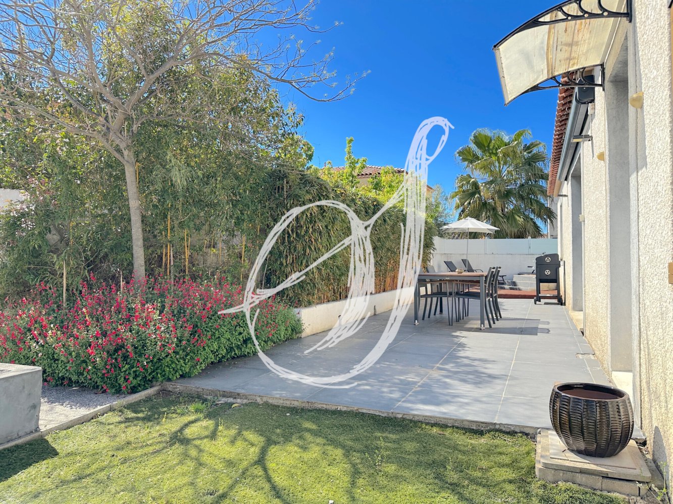 3 bedrooms Villa in Montpellier, France No. 354383