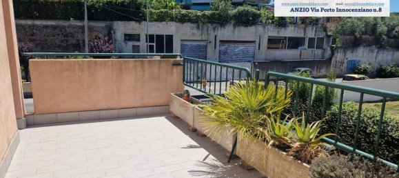 Квартира с 4 комнатами в Неттуно, Италия № 233839 17