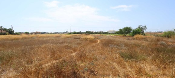  Villa in Deryneia, Cyprus No. 24133 2