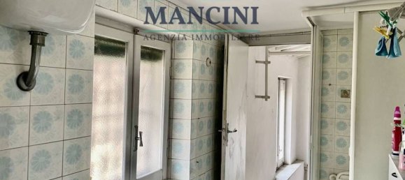 5 rooms Apartment in Jesi, Italy No. 133302 10