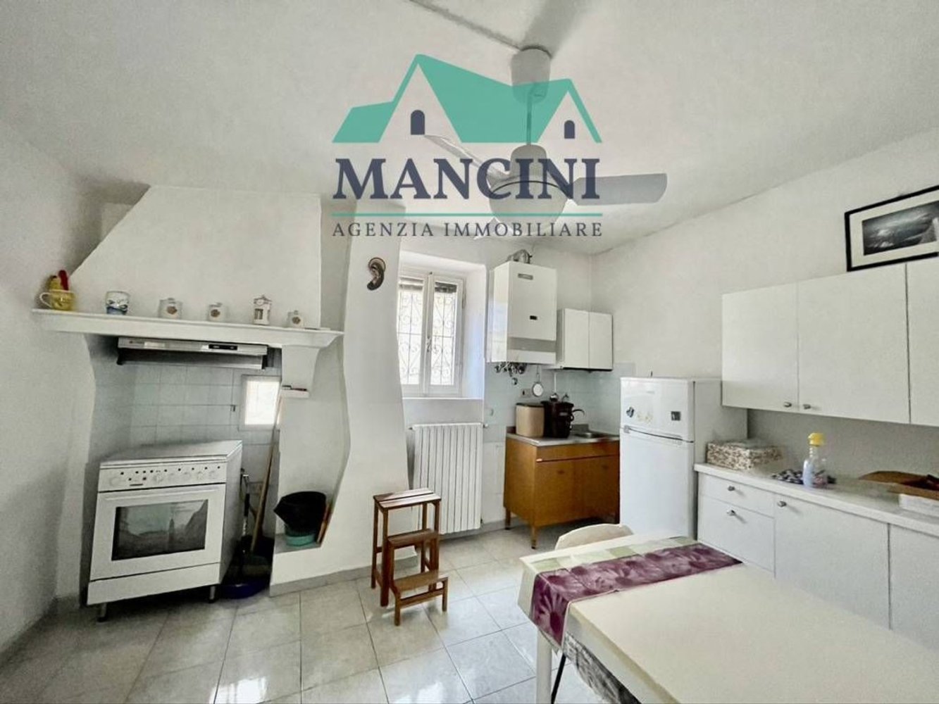 5 rooms Apartment in Jesi, Italy No. 133302