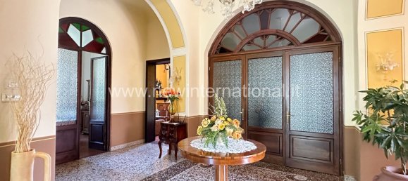 Villa de 18 habitaciónes en Fabbriche di Vergemoli, Italy No. 116208 31