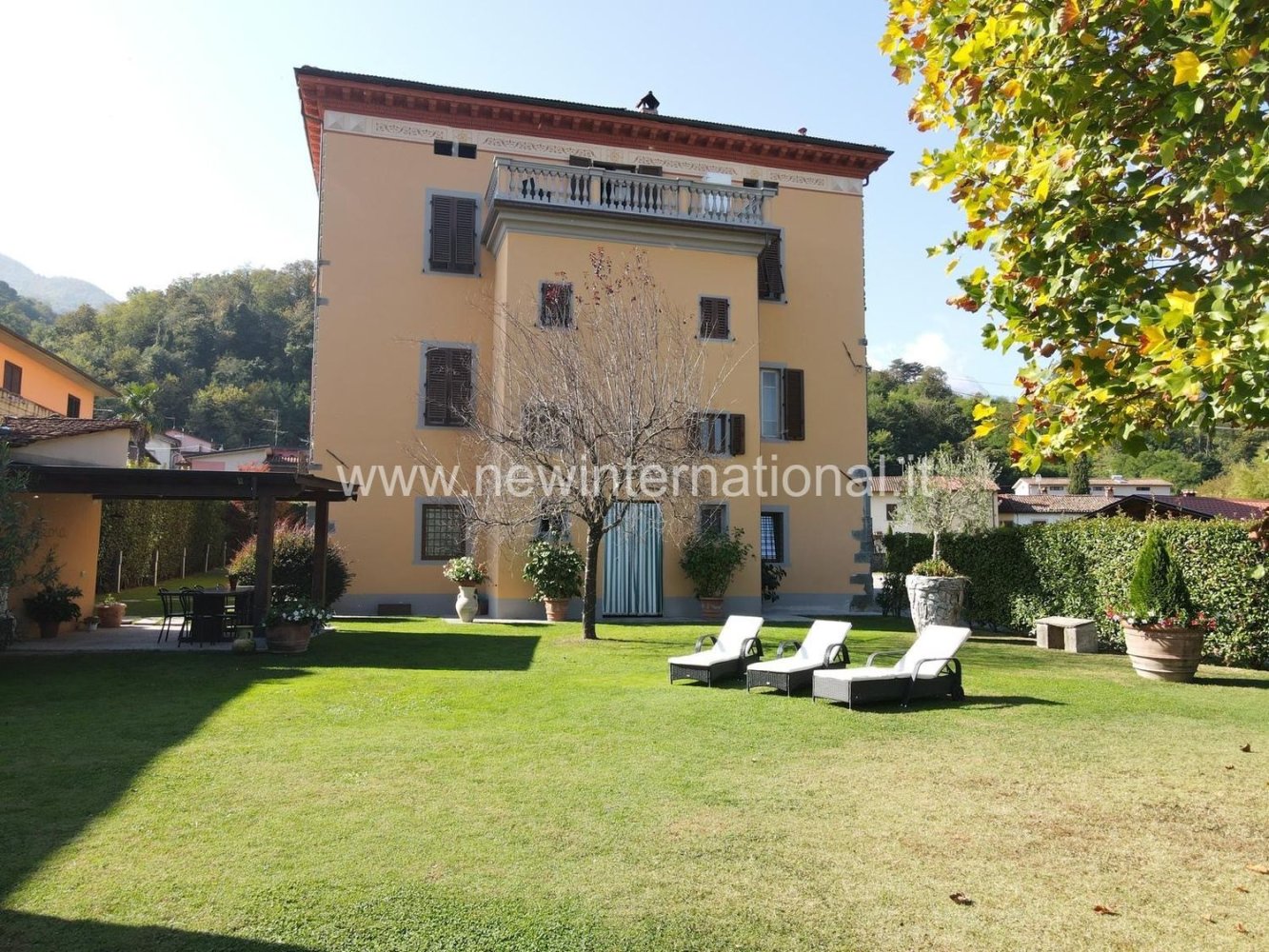 Villa de 18 habitaciónes en Fabbriche di Vergemoli, Italy No. 116208