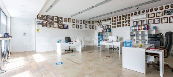 5 rooms Commercial property in Rome, Italy No. 215388 6