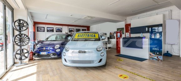 5 rooms Commercial property in Rome, Italy No. 215388 7