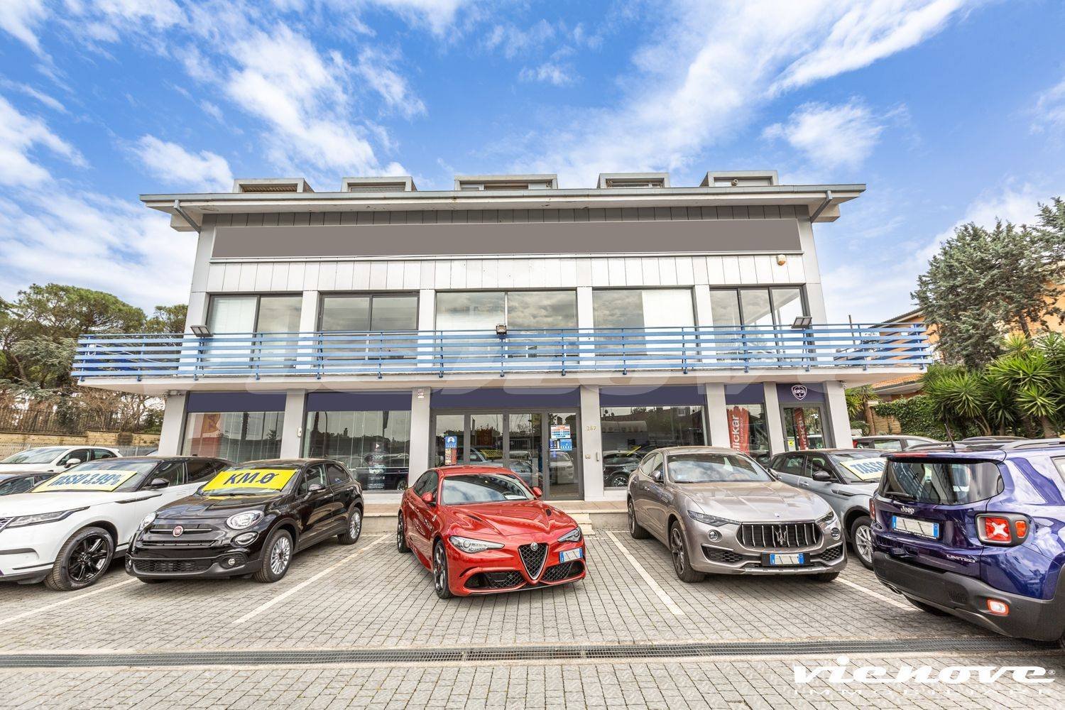 5 rooms Commercial property in Rome, Italy No. 215388