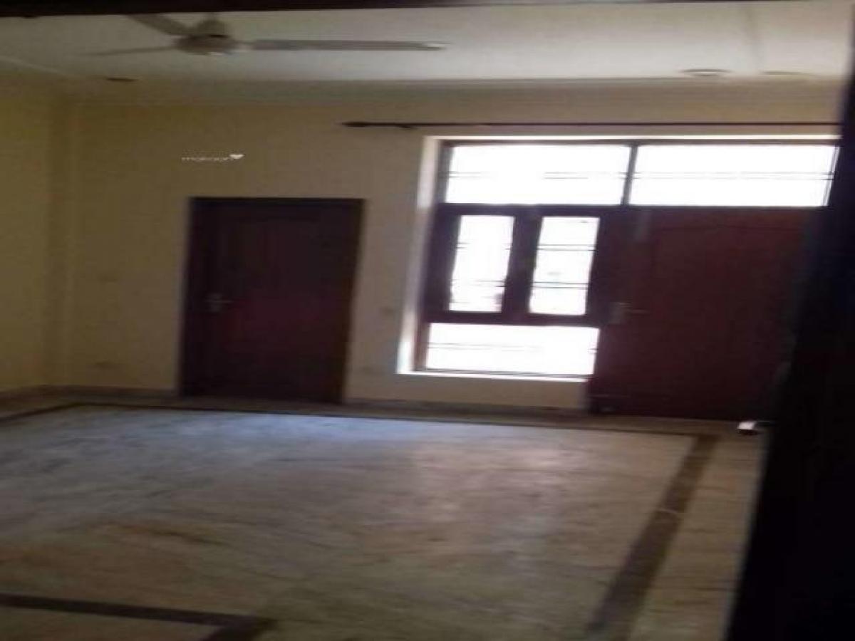 Casa T3 em Faridabad, India N.º 15180