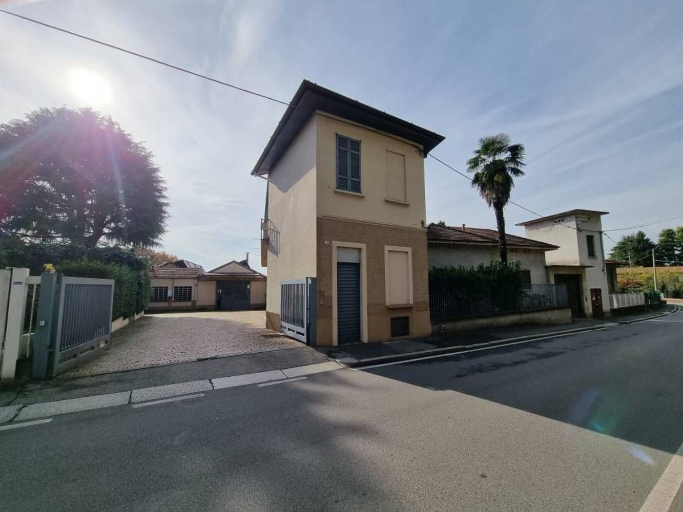 Склад 2530м² в Галларате, Италия № 163303