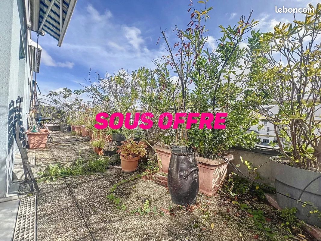 3 bedrooms Duplex in Gentilly, France No. 163838