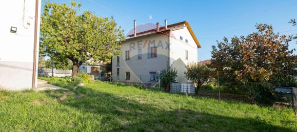 3 rooms Apartment in Cupramontana, Italy No. 5672 9