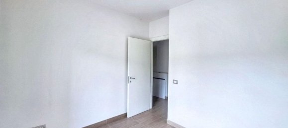 3 rooms Apartment in Macerata, Italy No. 276959 11