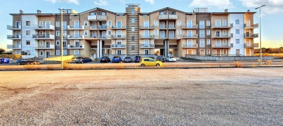 3 rooms Apartment in Macerata, Italy No. 276959 16