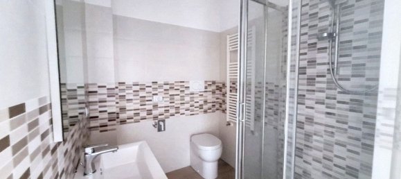 3 rooms Apartment in Macerata, Italy No. 276959 9