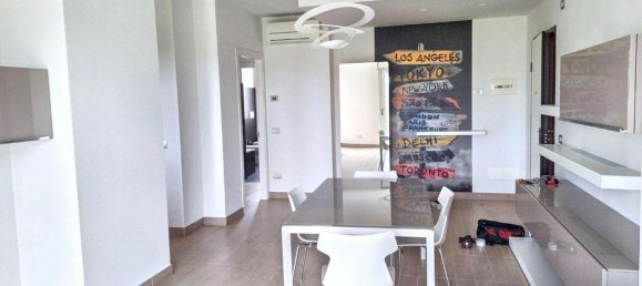 3 rooms Apartment in Macerata, Italy No. 276959 3