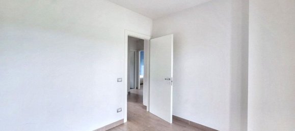 3 rooms Apartment in Macerata, Italy No. 276959 13