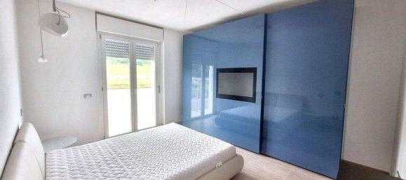 3 rooms Apartment in Macerata, Italy No. 276959 6