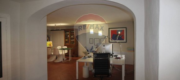82m² Office in Montevarchi, Italy No. 362616 2