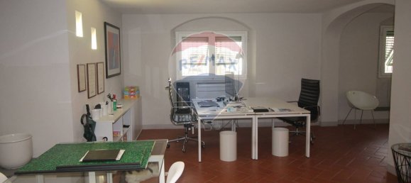 82m² Office in Montevarchi, Italy No. 362616 9