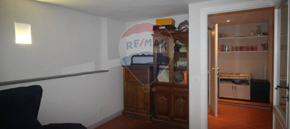 82m² Office in Montevarchi, Italy No. 362616 18