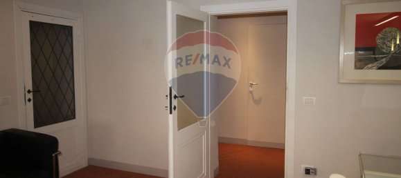 82m² Office in Montevarchi, Italy No. 362616 12
