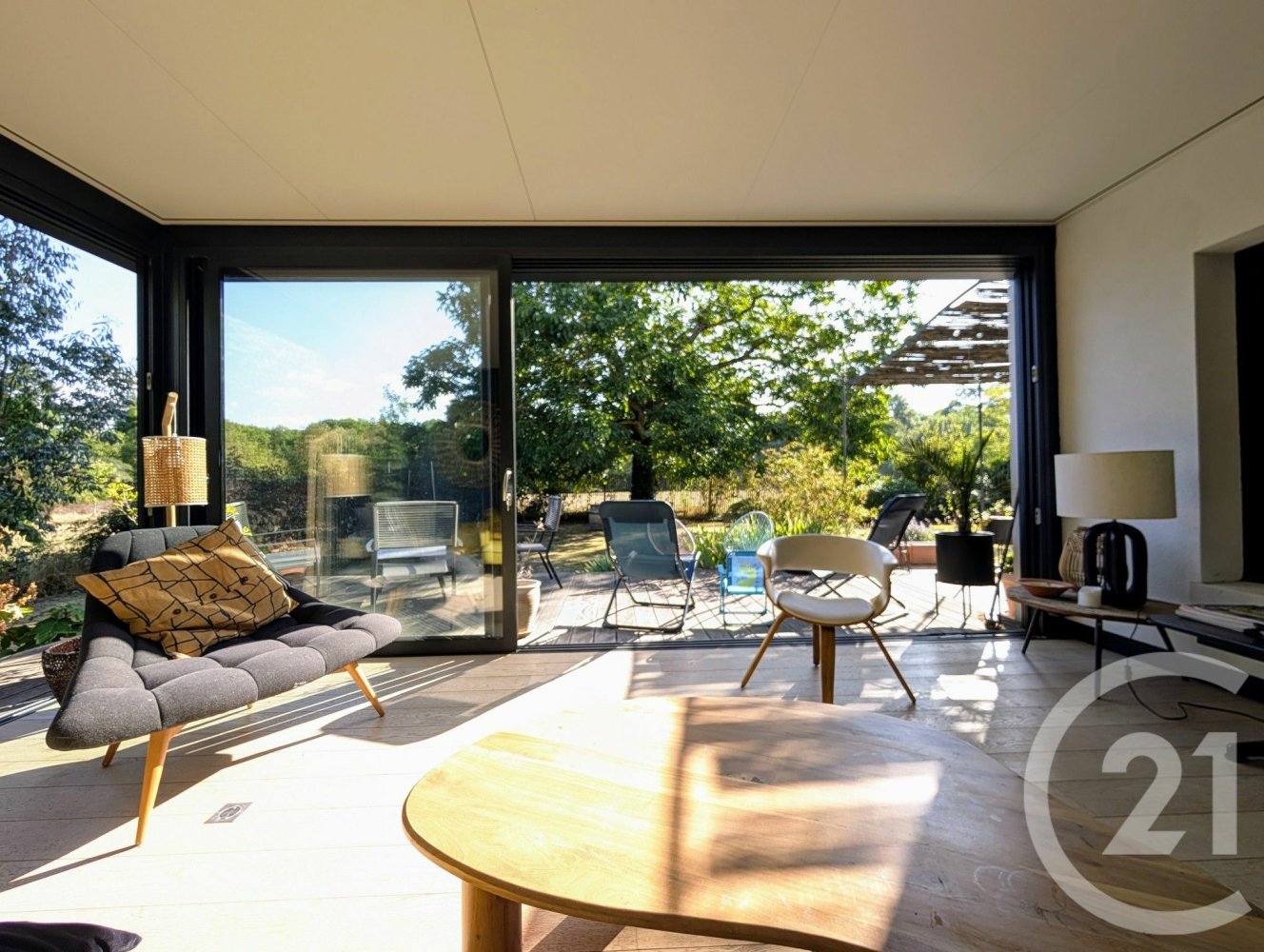 Casa de 5 dormitorios en Ardentes, France No. 307946