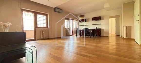 3 bedrooms Apartment in Bari, Italy No. 262800 2