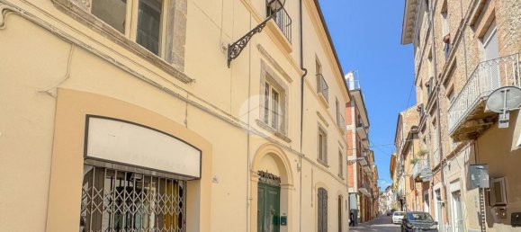 Квартира с 4 спальнями в Альба Адриатика, Италия № 337244 2